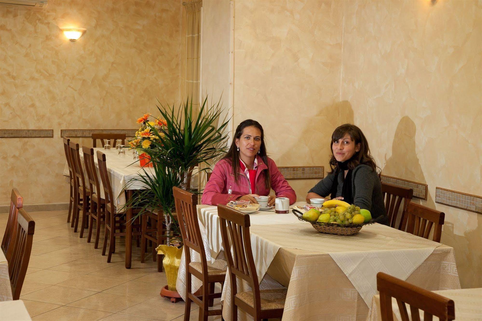 Hotel Le Rose Tivoli Terme Ngoại thất bức ảnh